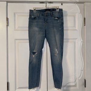 Lucky Brand Lightwash Skinny Jeans w/ Rips